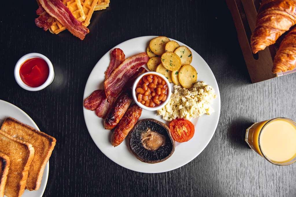 Village Hotel 布拉克内尔 餐厅 照片